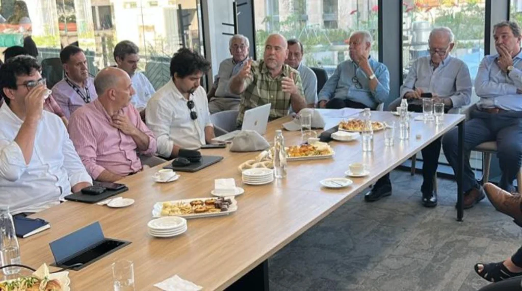 FEPASA PRESENTA EL TREN DE CERCANÍAS (TDC) A INSTITUCIONES Y EMPRESARIOS VECINOS DE LA VÍA FÉRREA.